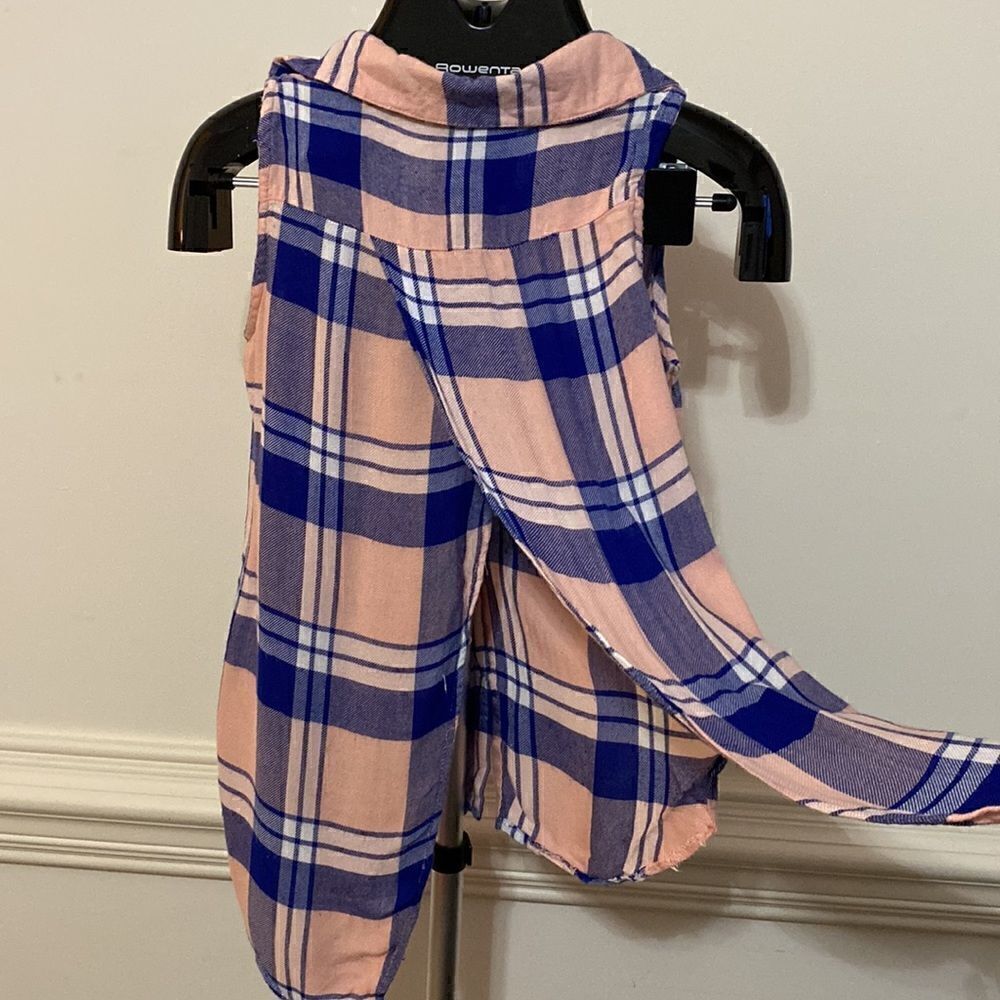 3/$10 item! Charlotte Russe top - Picture 2 of 2